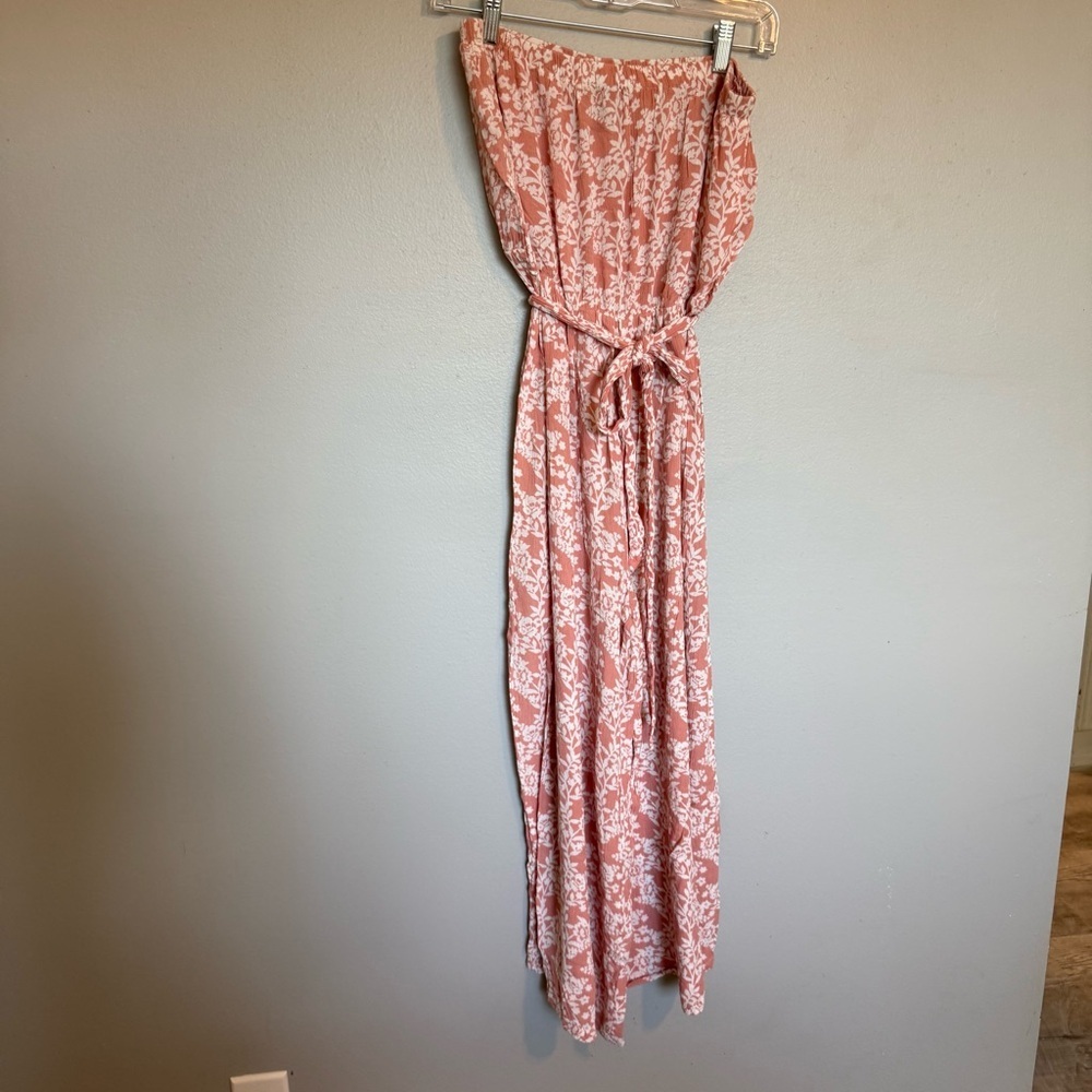 Women’s Simplee Pink and White Floral Jumpsuit Size Large